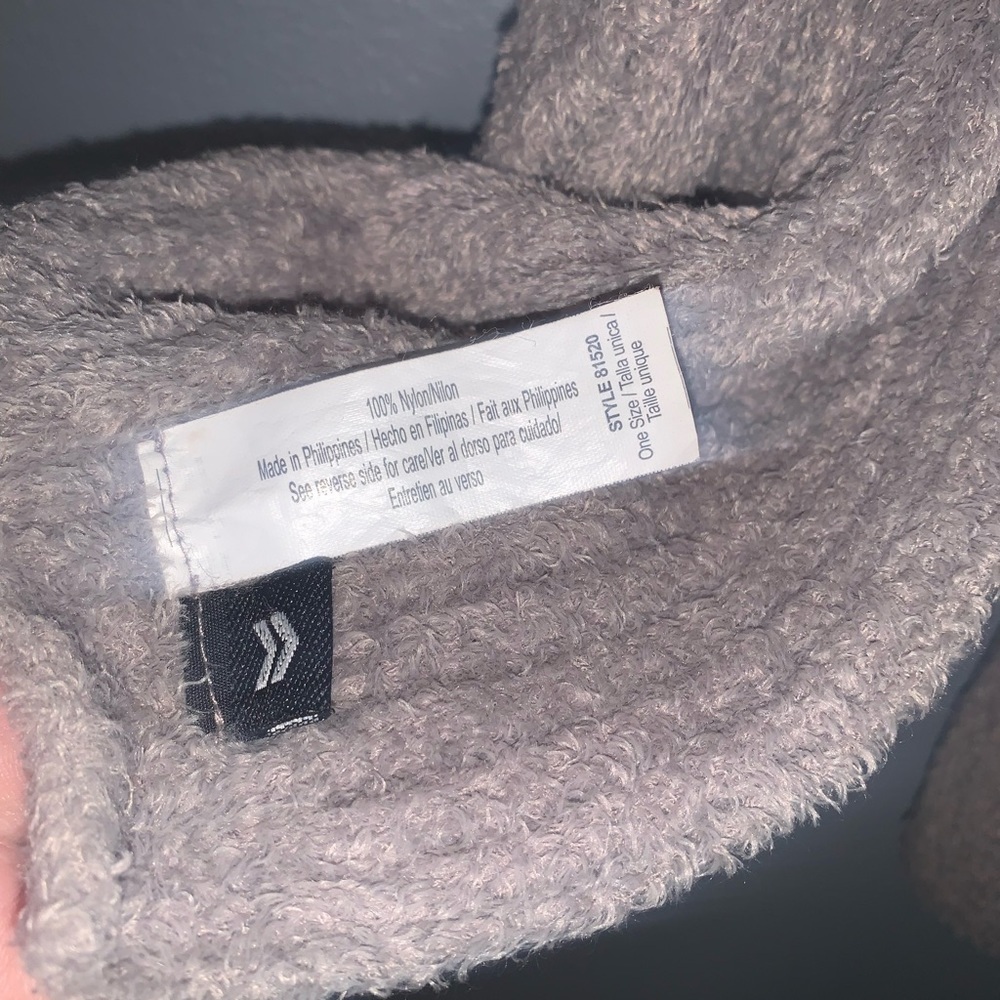 Gray scarf - Picture 2 of 2